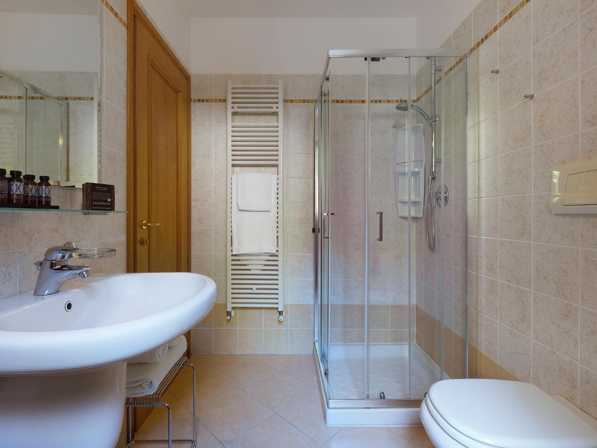 Residence Besass, Gtsgroup Tignale Ngoại thất bức ảnh