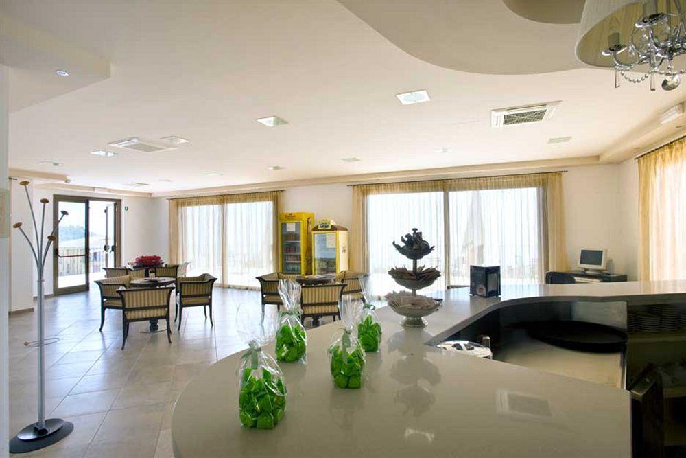 Residence Besass, Gtsgroup Tignale Ngoại thất bức ảnh