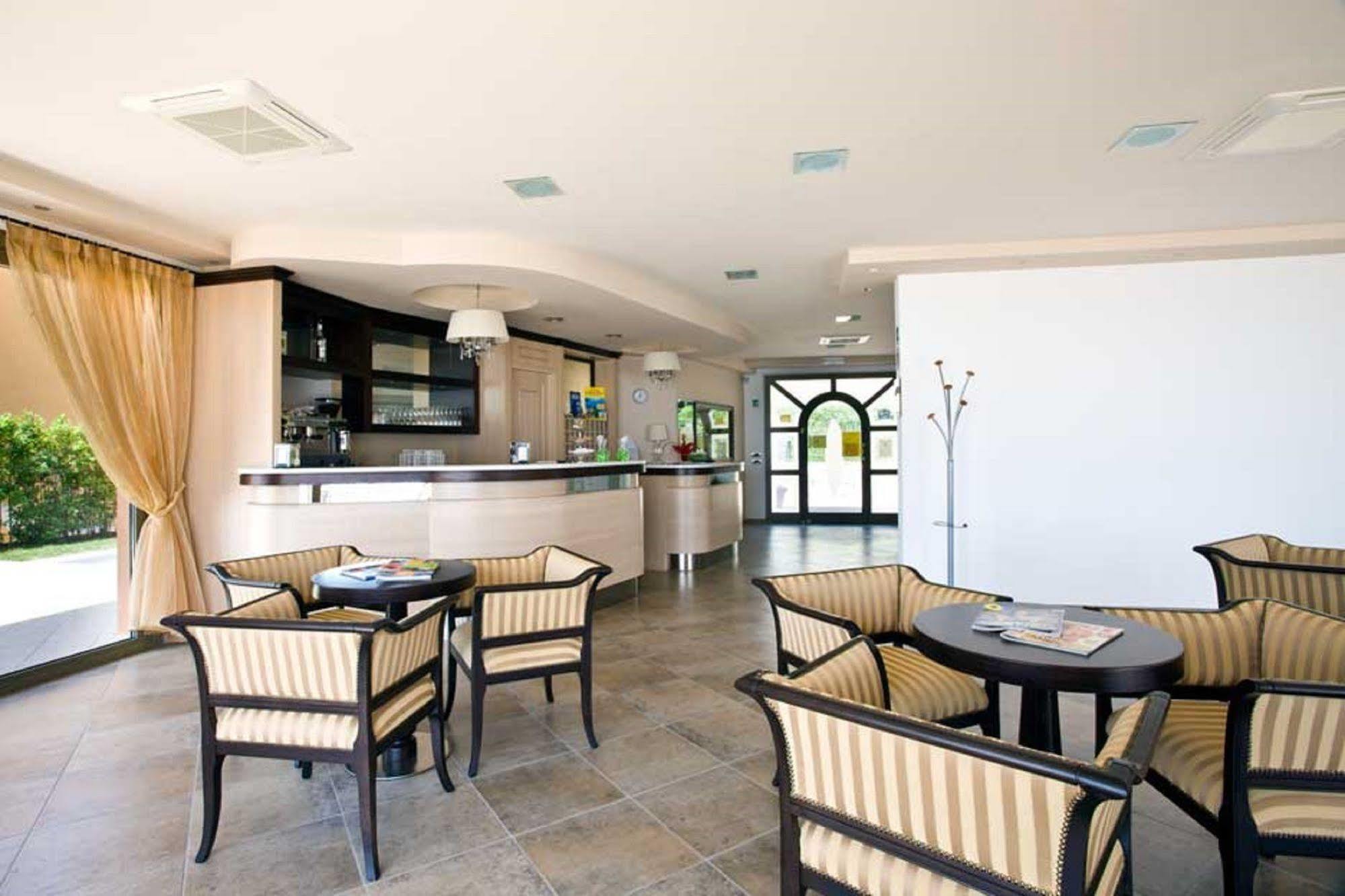 Residence Besass, Gtsgroup Tignale Ngoại thất bức ảnh